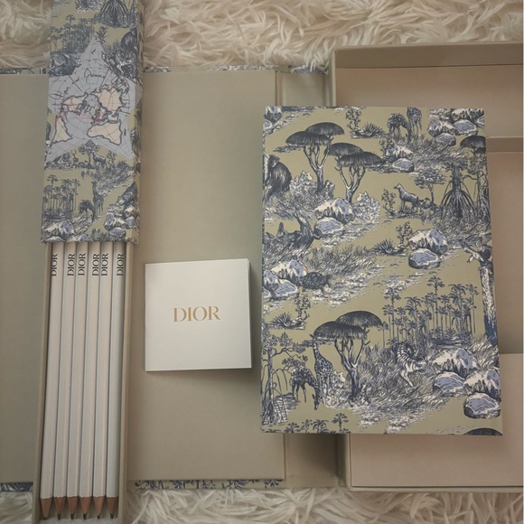 New, Dior around the world stationary set - Picture 4 of 6